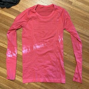 LULULEMON pink long sleeve workout top size 6